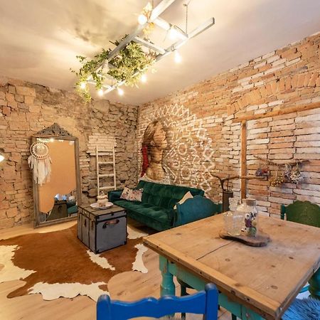 Accommodation At The Folklore Apartment Братислава Екстериор снимка