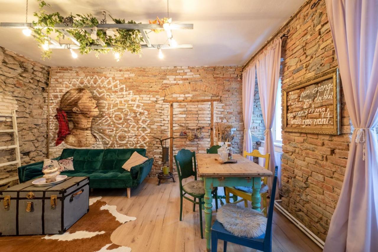 Accommodation At The Folklore Apartment Братислава Екстериор снимка